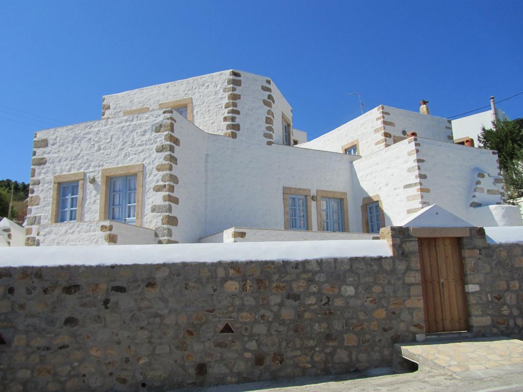 Porto Scoutari Romantic Hotel Skála Exterior photo